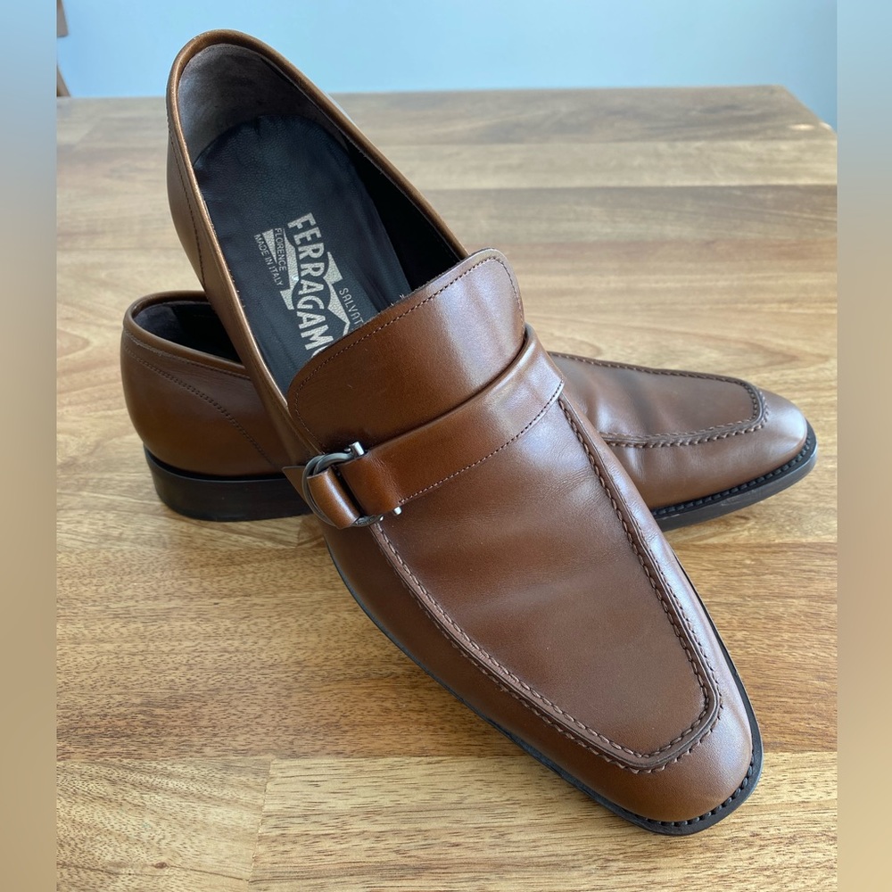 *SOLD* salvatore ferragamo size 10 EE